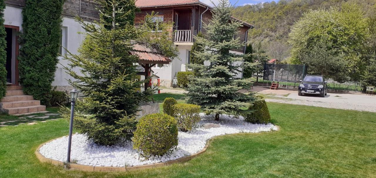 Апартаменти За Гости"Никол"Ап1 Raduil Exterior foto